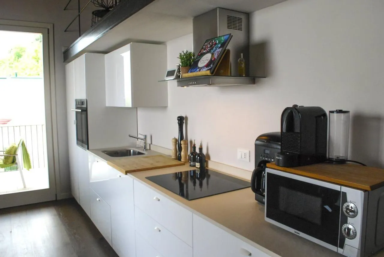 Apartment Casa Franka Garda Lake View Toscolano Maderno Italy